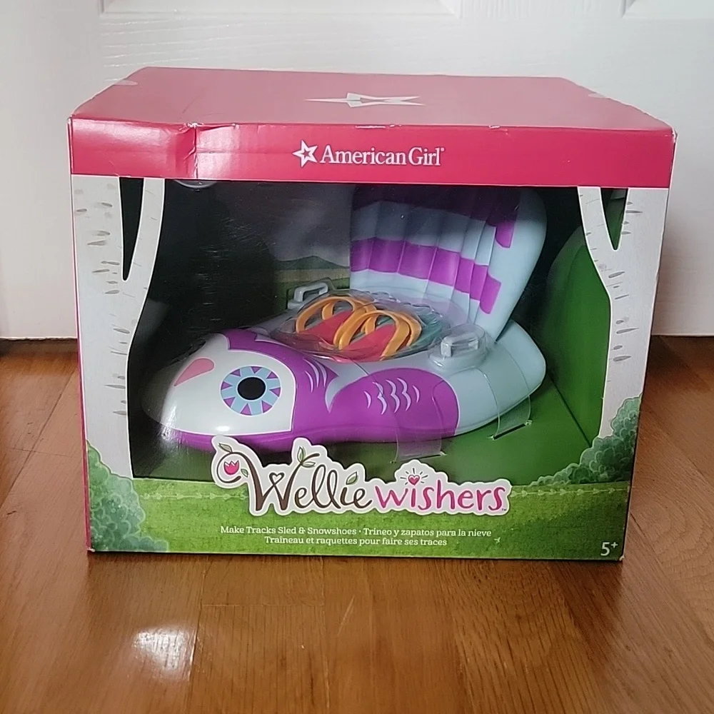 Retired Wellie Wishers Sled and Snowshoes new in box nwt american girl doll